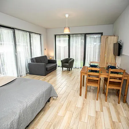 Pier Apartment *