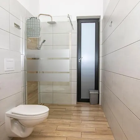 Pier Apartment