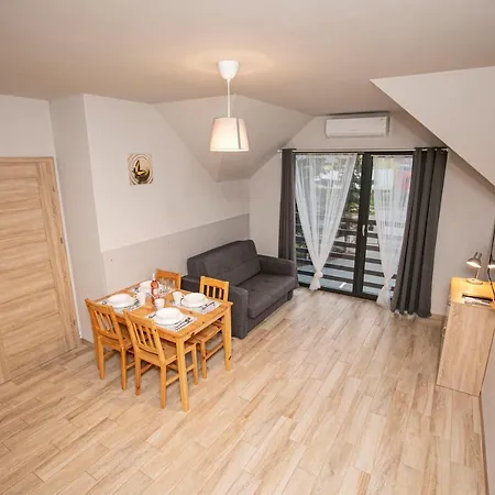 Pier Apartment *